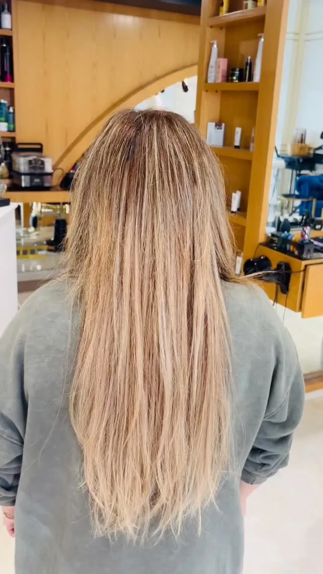 Blond lumineux réalisé au salon